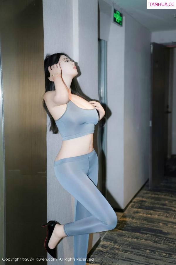   [XiuRen]高清写真图 2024.10.29 No.9357 樱桃小犊子 美臀性感第44张图片